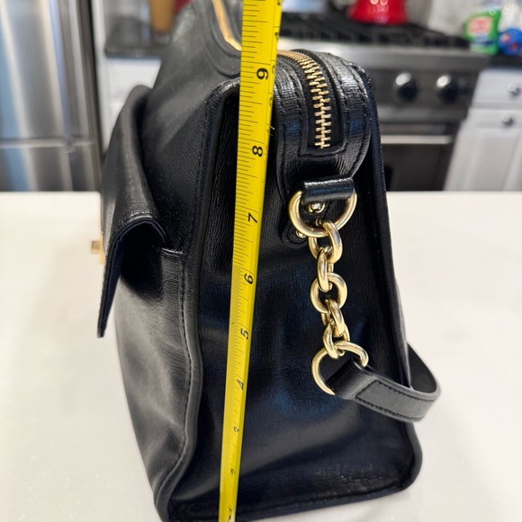 Tommy Hilfiger Black LEATHER Shoulder Bag W/ Gold Hardware Excellent Condition - Picture 8 of 13